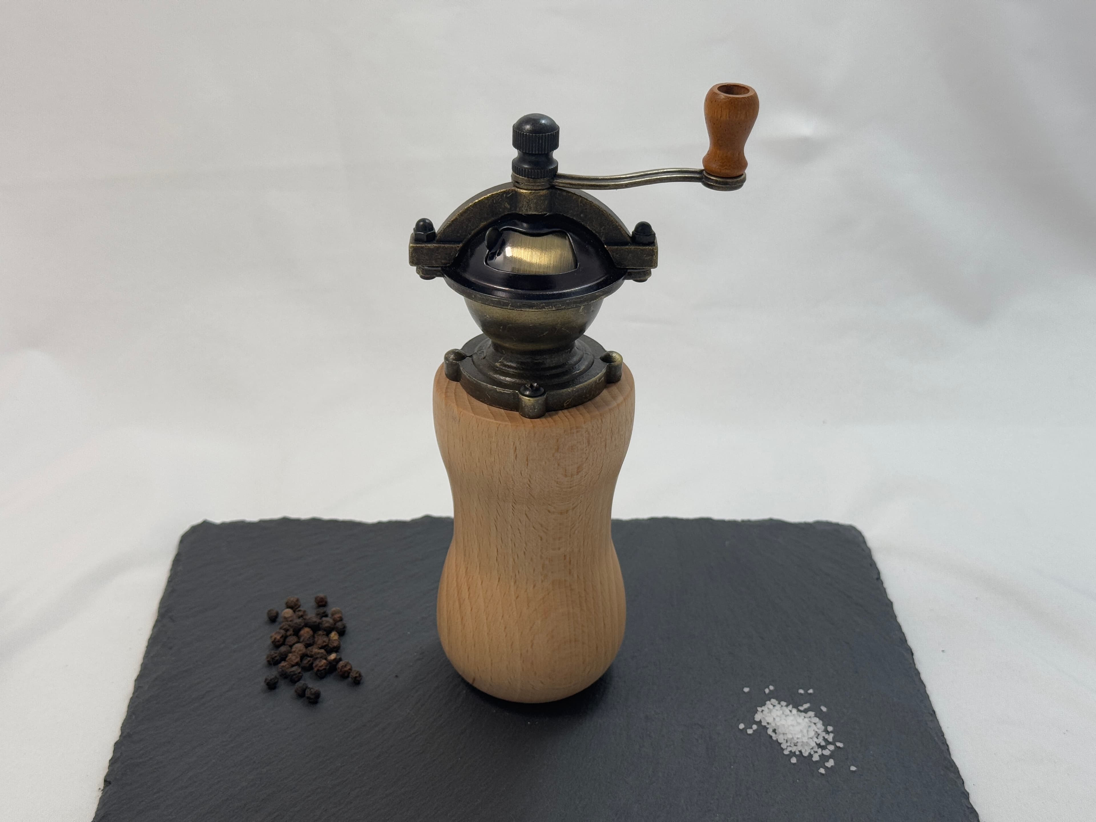 Pfeffer-/Salzmühle aus Buchenholz