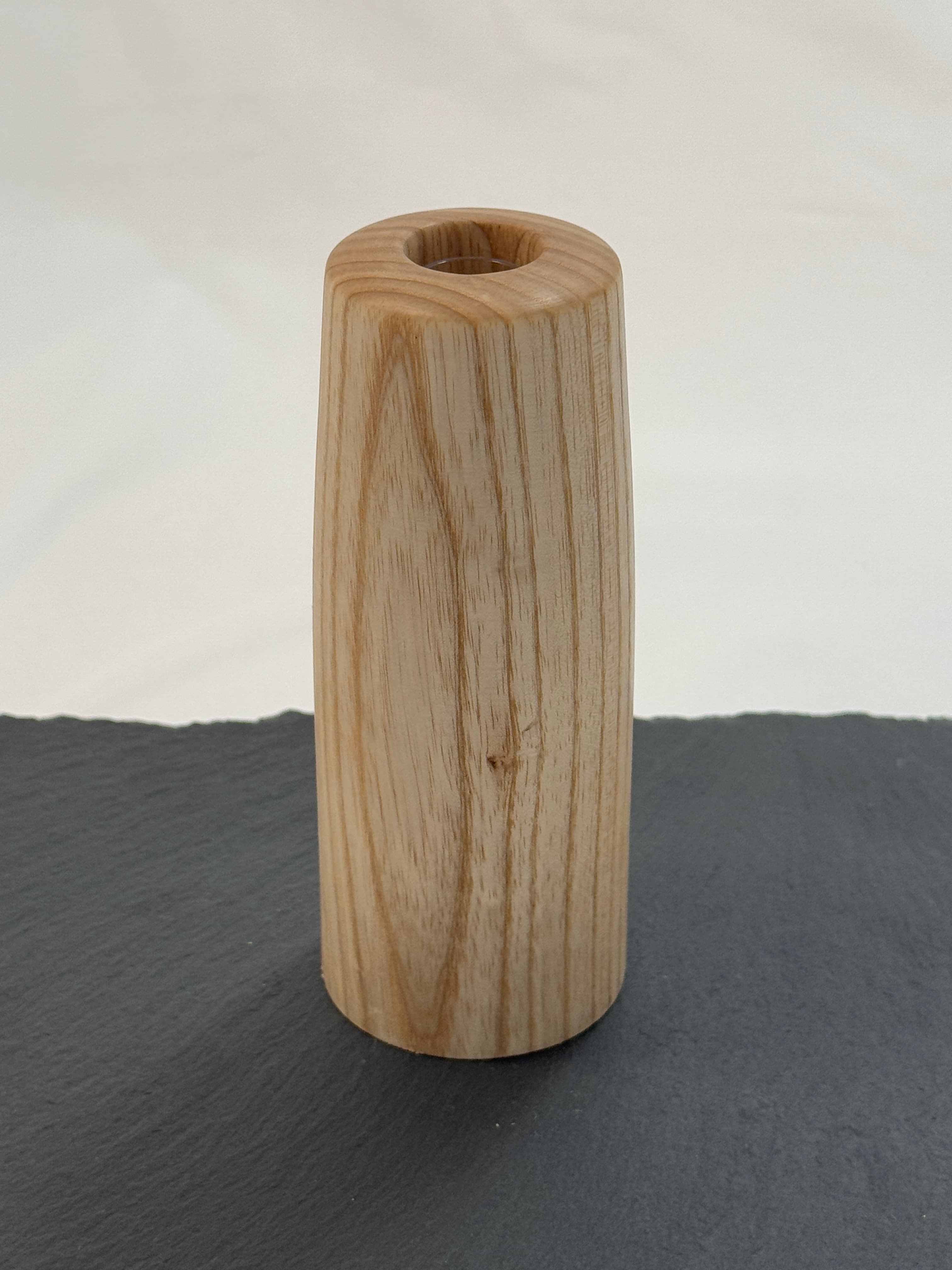 Vase aus Eschenholz