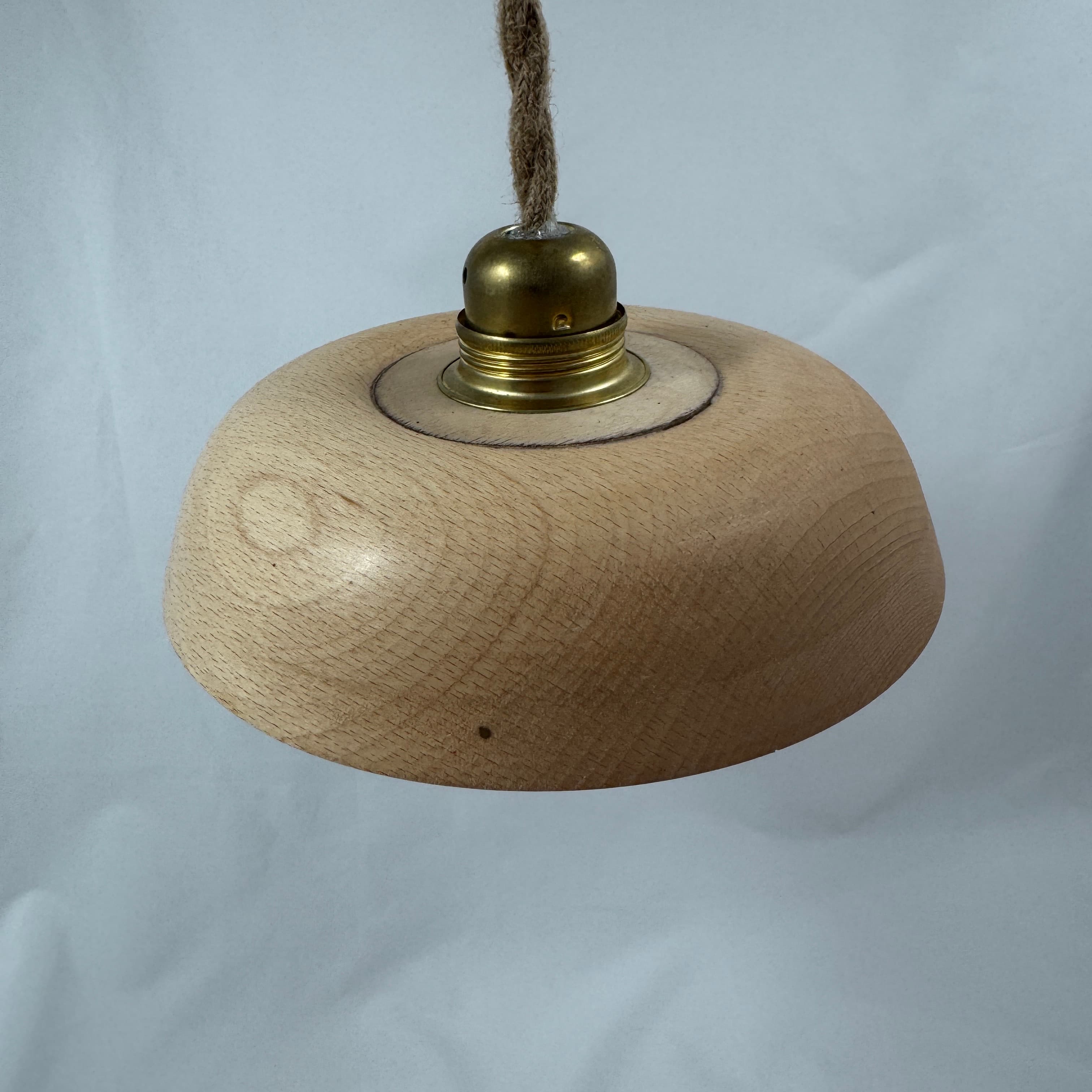 Holzlampe aus Buchenholz